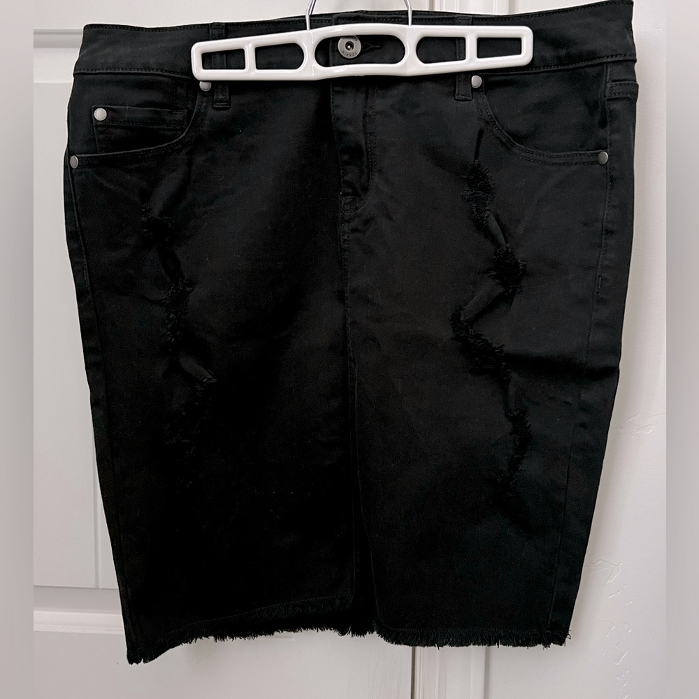 Torrid mini demon skirt-black